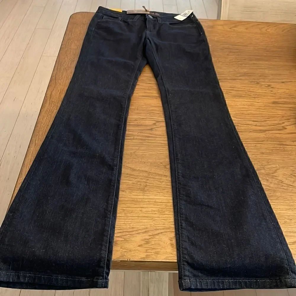 YUMMIE BLUE JEANS.  STYLE JY7001.  NEW